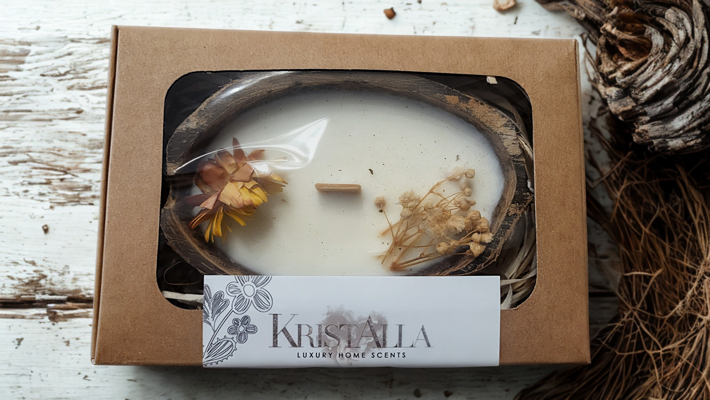 Dekorierte Duftkerze Coco Bloom in liebevoller Verpackung