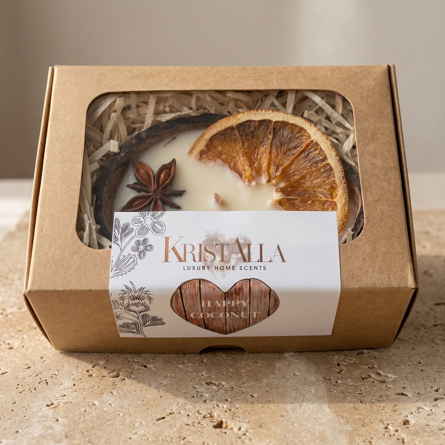 Handgefertigte Kokoskerze Coco Spice von Kristalla in eleganter, geschlossener Verpackung
